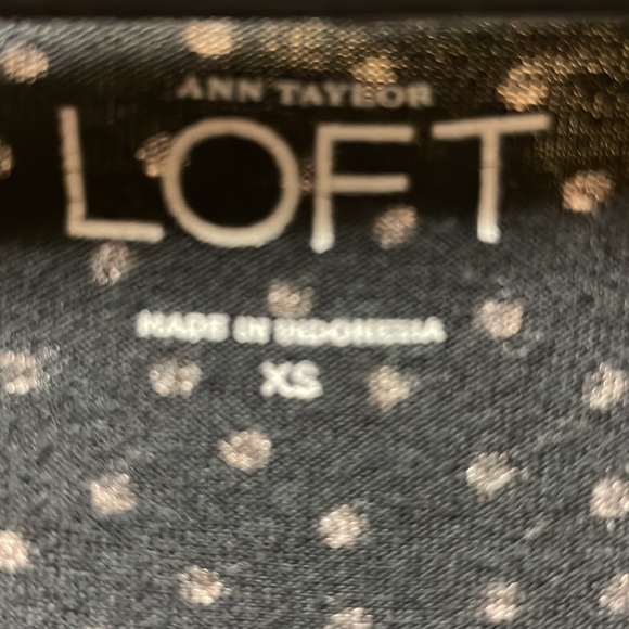 Ann Taylor Loft sleeveless blouse in XS size! - Picture 2 of 12